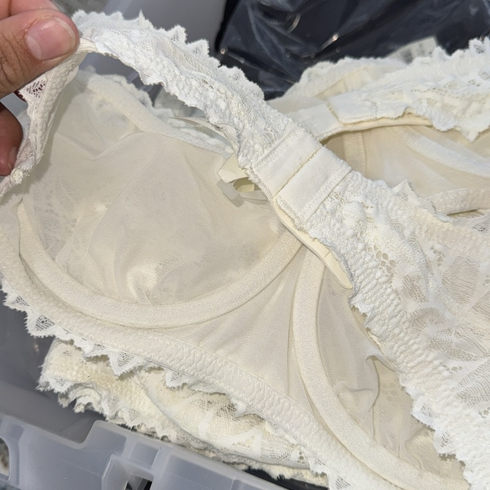 aerie White Lace Bandeau Bra lined wire - Picture 4 of 5